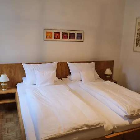 Szálloda Wirtshaus Im Schloss Fuersteneck *